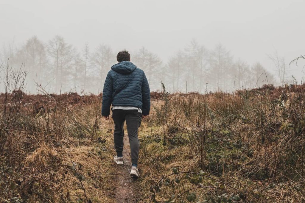Wandelen in de natuur draagt bij aan afvallen