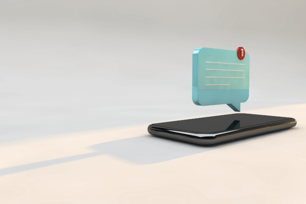 Smartphone met een pop-up notificatie voor een app.