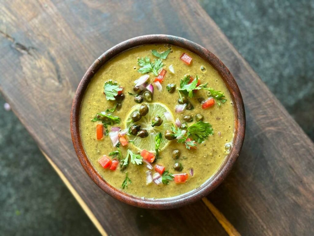 Gezonde en smaakvolle groentesoep met courgette en bonen